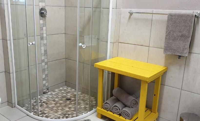 בית מלון כפרי Numbi Hills Self Catering