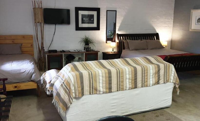 בית מלון כפרי Numbi Hills Self Catering