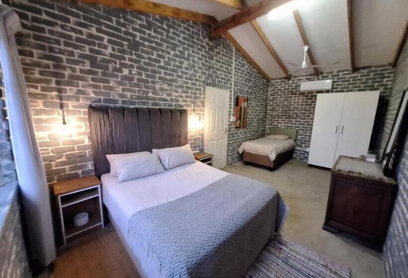 בית מלון כפרי Numbi Hills Self Catering