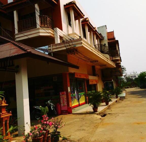 פנסיון J Safe Guesthouse