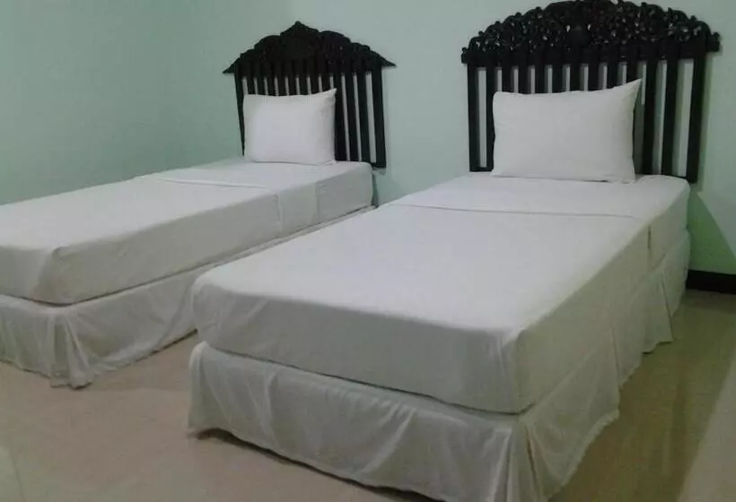 پانسیون J Safe Guesthouse