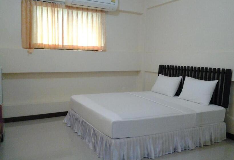 פנסיון J Safe Guesthouse