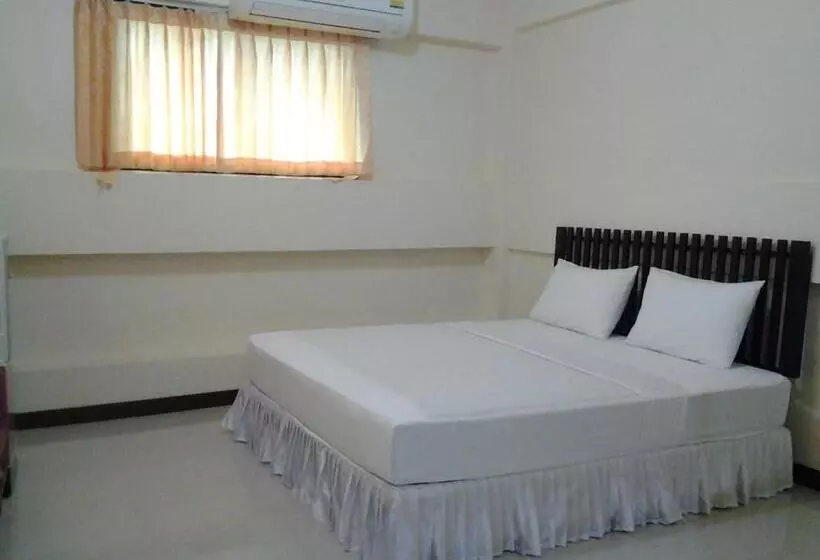 پانسیون J Safe Guesthouse