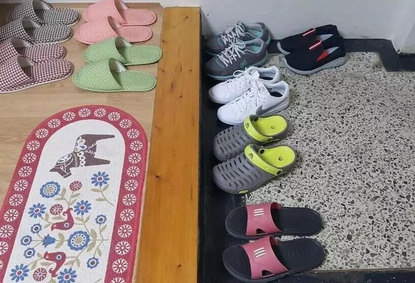 Majatalo Panda Guesthouse