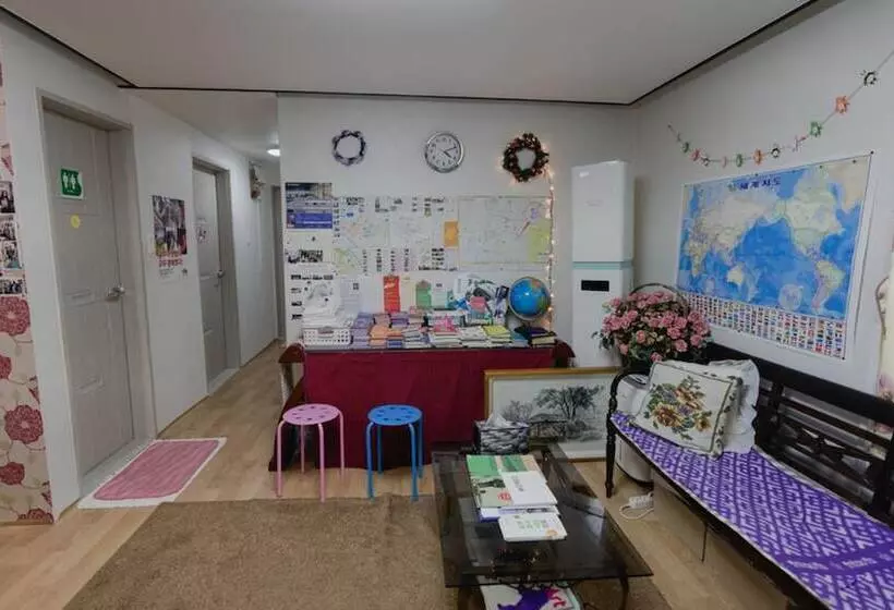 Majatalo Panda Guesthouse