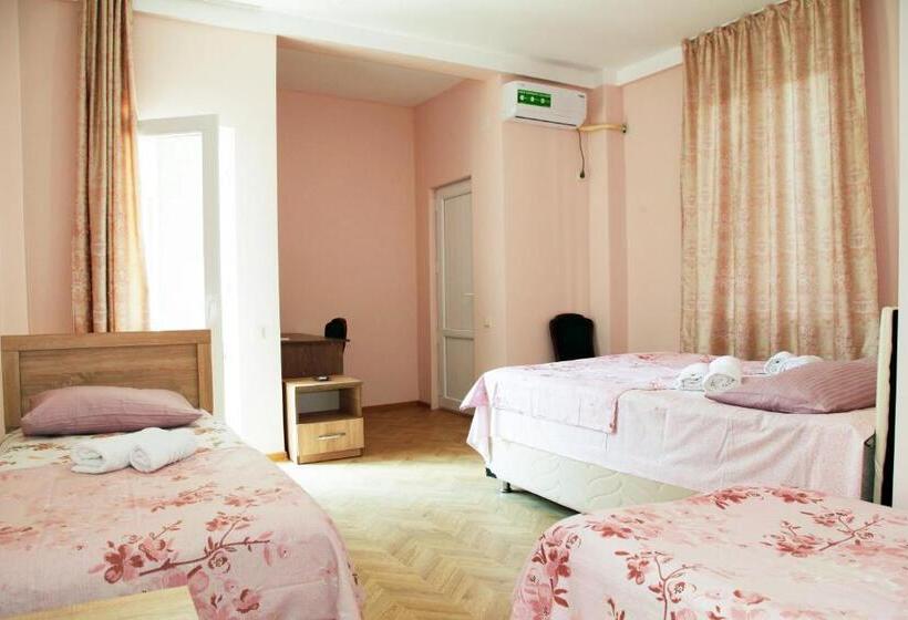 پانسیون Summer Story