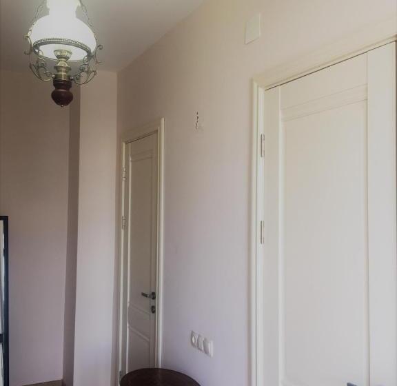 پانسیون Summer Story