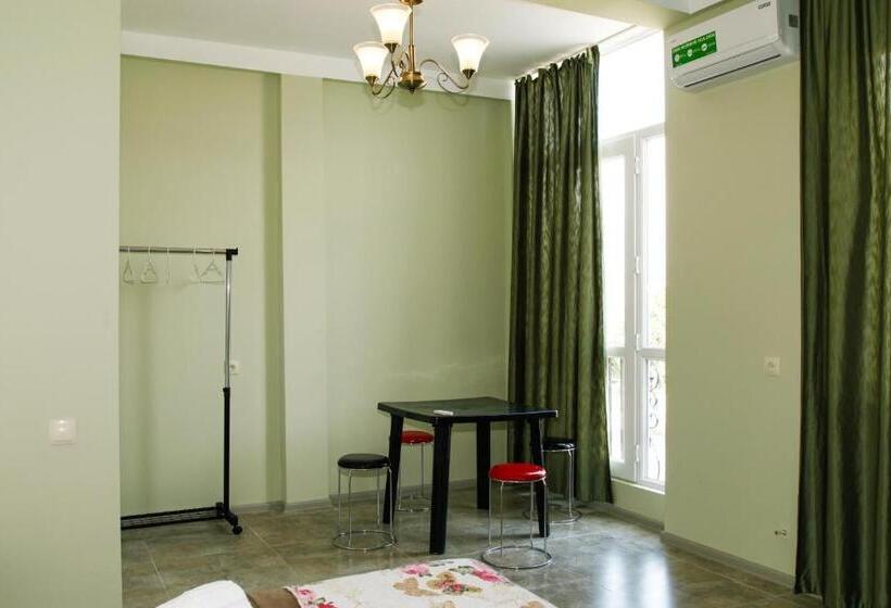 پانسیون Summer Story