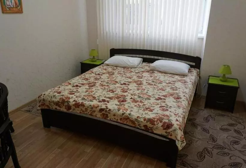 هاستل Happy Cat