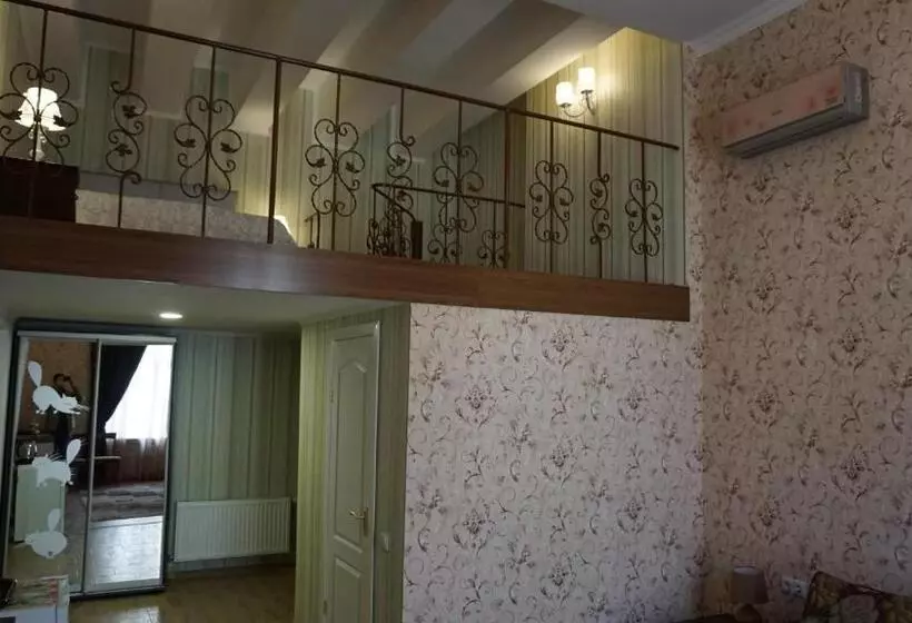 هاستل Happy Cat