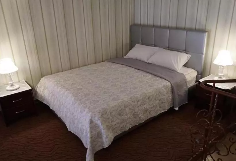 هاستل Happy Cat