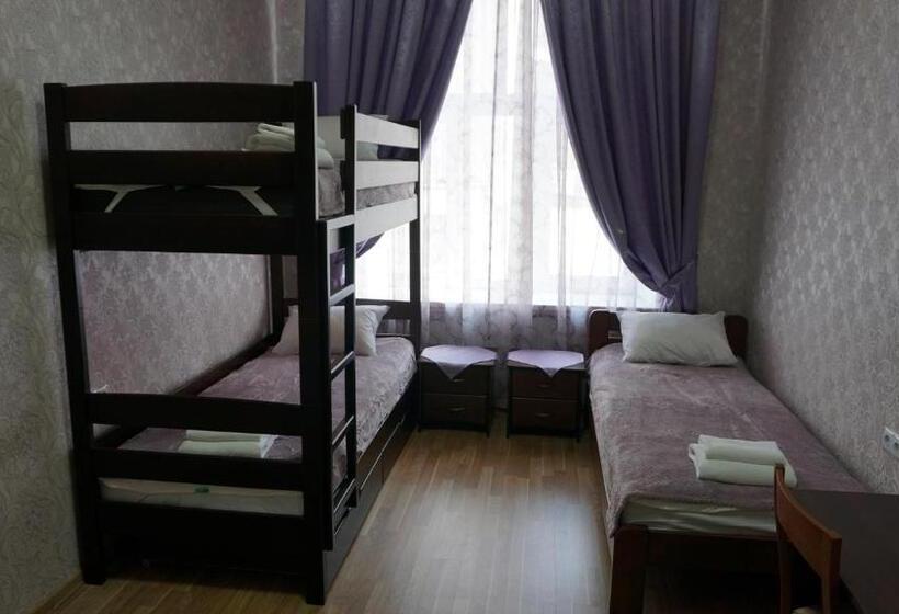 هاستل Happy Cat