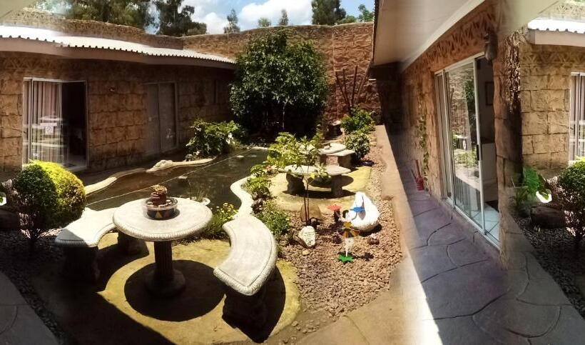 ペンション Rock Art Guesthouse