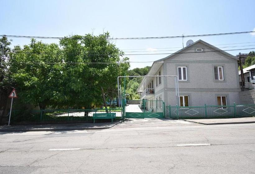 پانسیون Guest House Arsan