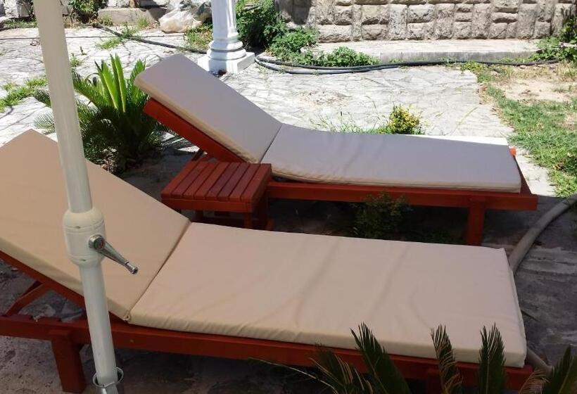 پانسیون Kazablanka Rooms Aerodrom