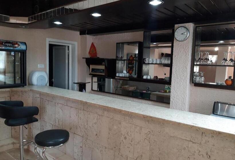 پانسیون Kazablanka Rooms Aerodrom