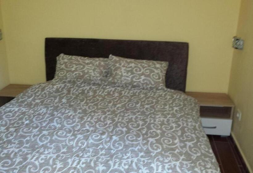 پانسیون Kazablanka Rooms Aerodrom