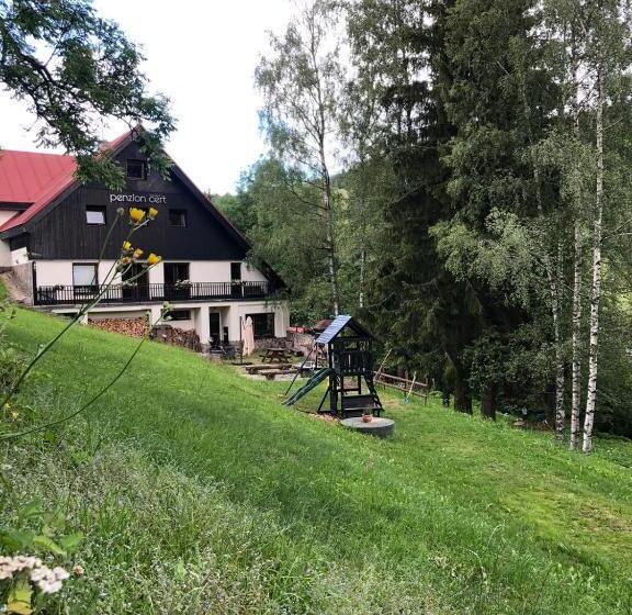 펜션 Penzion čert