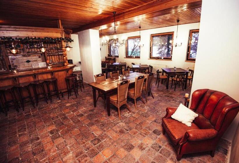 펜션 Penzion čert