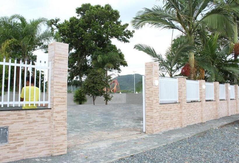 پانسیون Pousada Bom Futuro