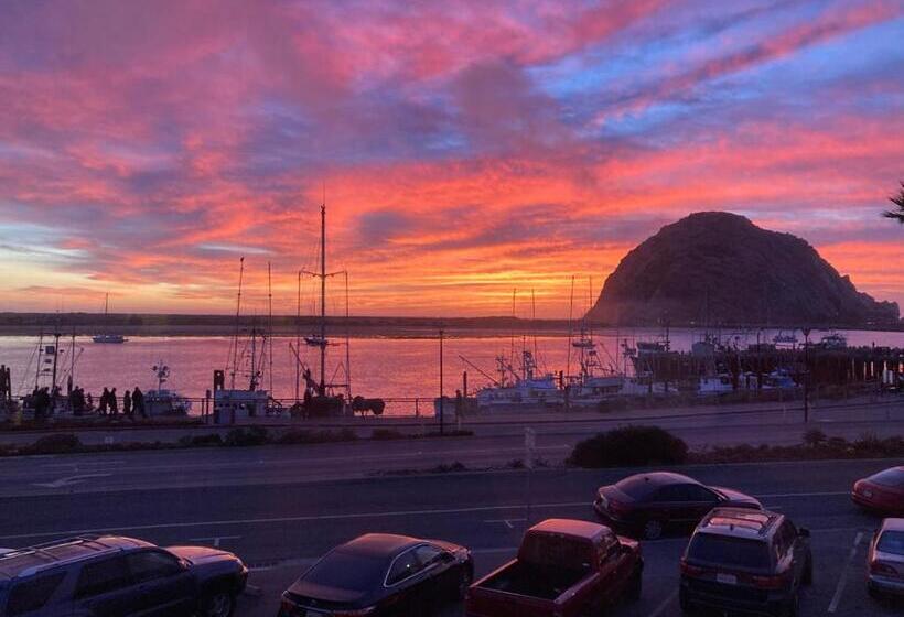 Общежитие Front Street Inn And Spa