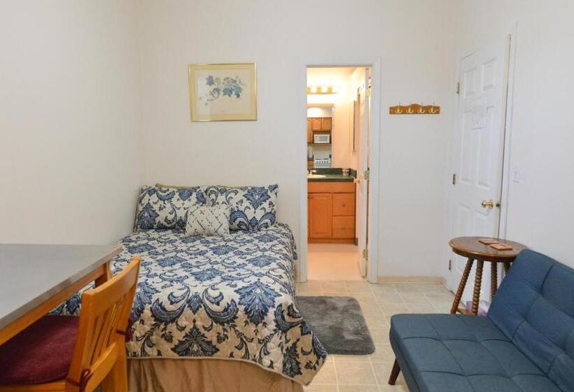 Brown & Hawkins Historical Apartments