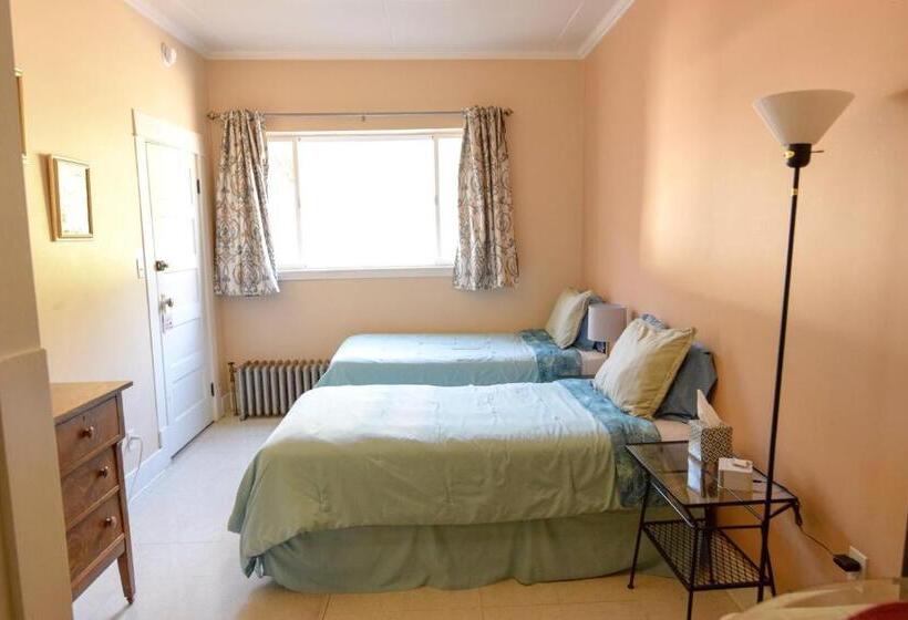 Brown & Hawkins Historical Apartments