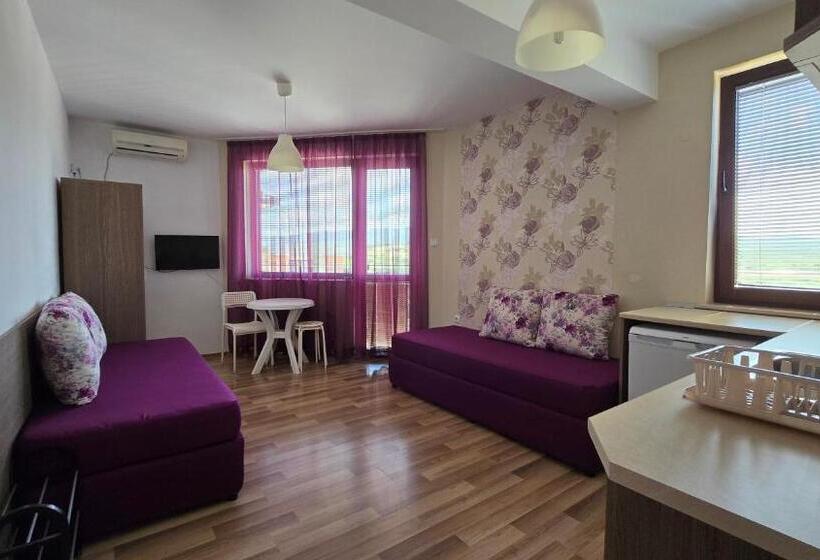 بنسيون Estreya