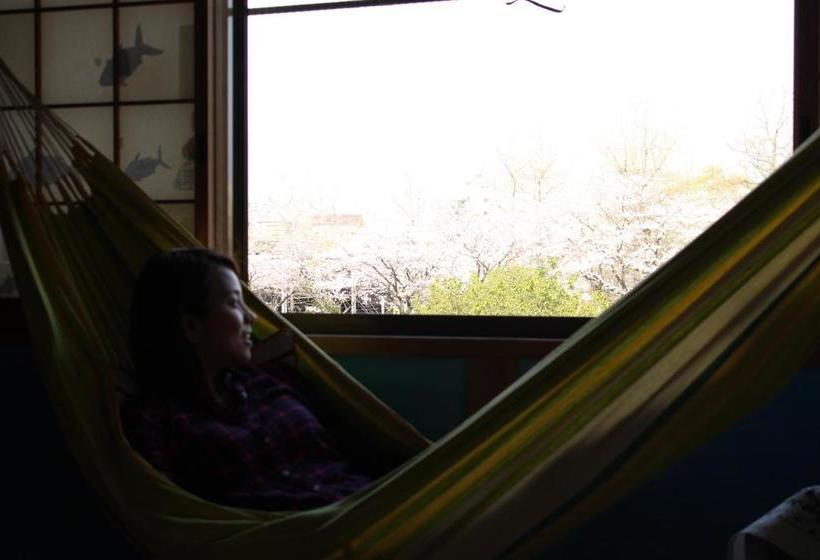 ペンション Katsuo Guest House