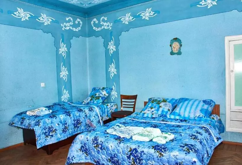 پانسیون Nukri Guest House