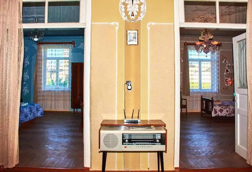 پانسیون Nukri Guest House