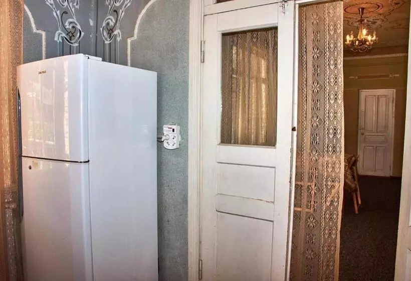 پانسیون Nukri Guest House