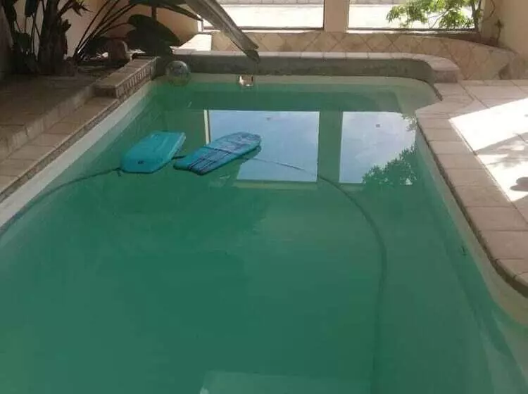 Majatalo Shirleys Place