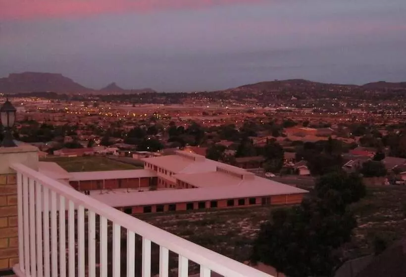 Majatalo Shirleys Place