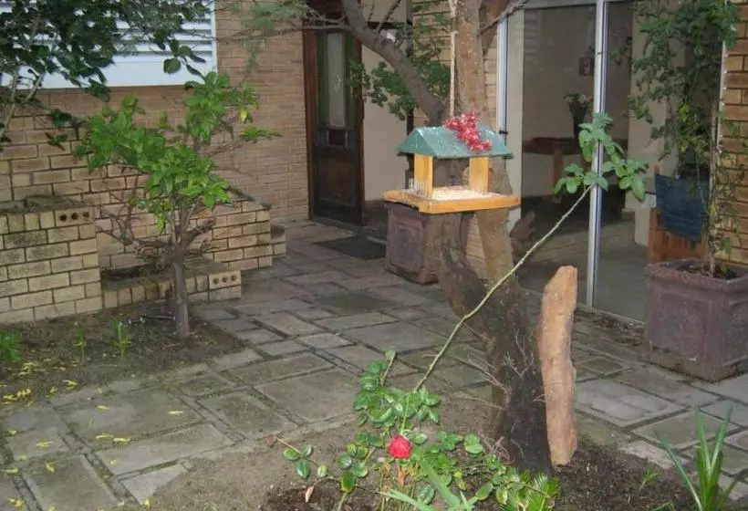 Majatalo Shirleys Place