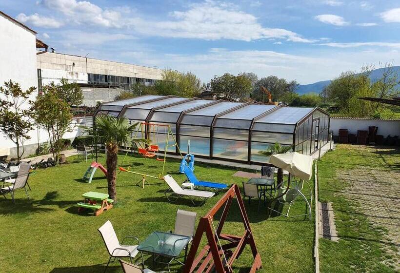 פנסיון White House