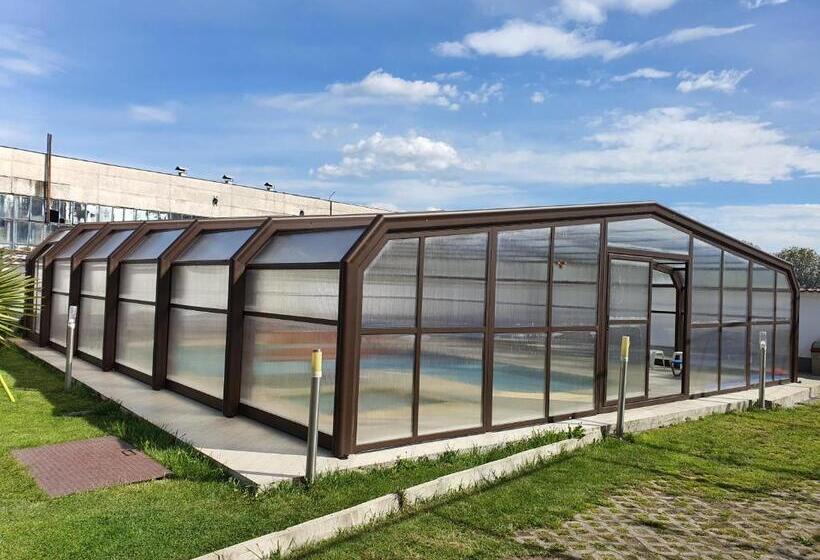 פנסיון White House