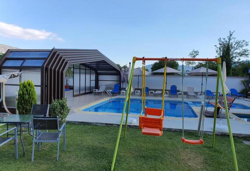 פנסיון White House