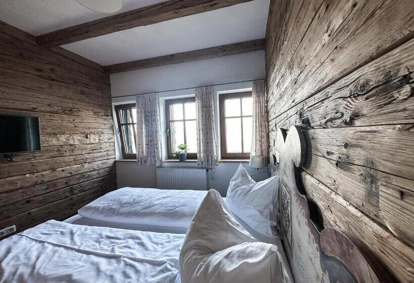 הוסטל Gmundnerberghaus