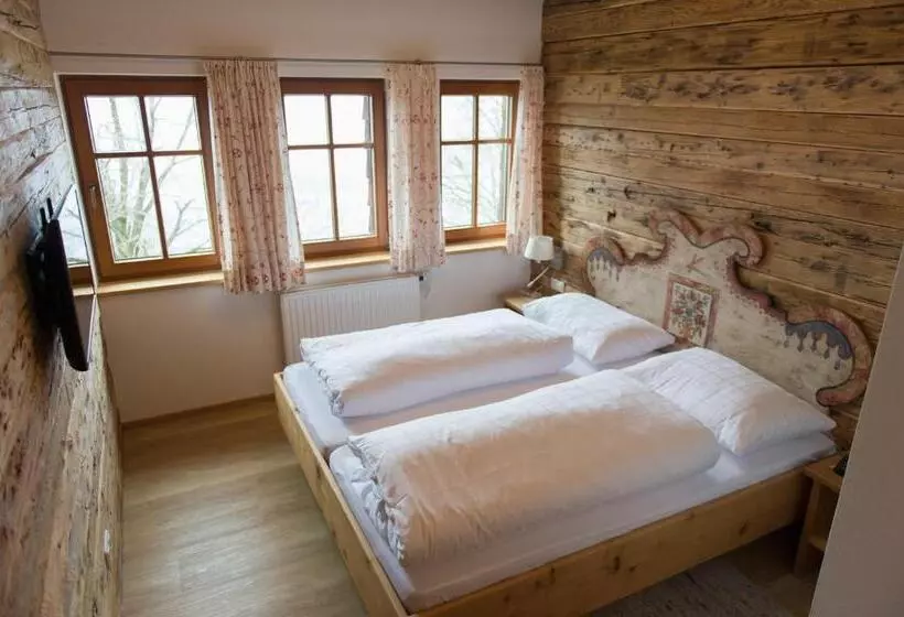 Retkeilymaja Gmundnerberghaus