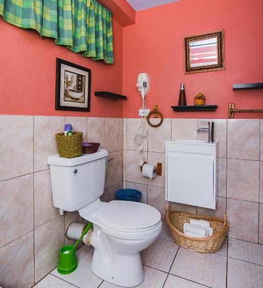 تختخواب و صبحانه The Valley Oasis Inn