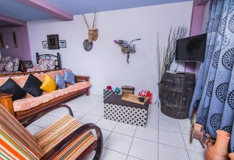 تختخواب و صبحانه The Valley Oasis Inn