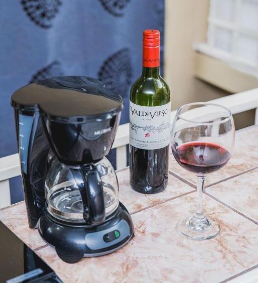 تختخواب و صبحانه The Valley Oasis Inn