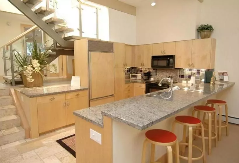Clarendon Townhomes