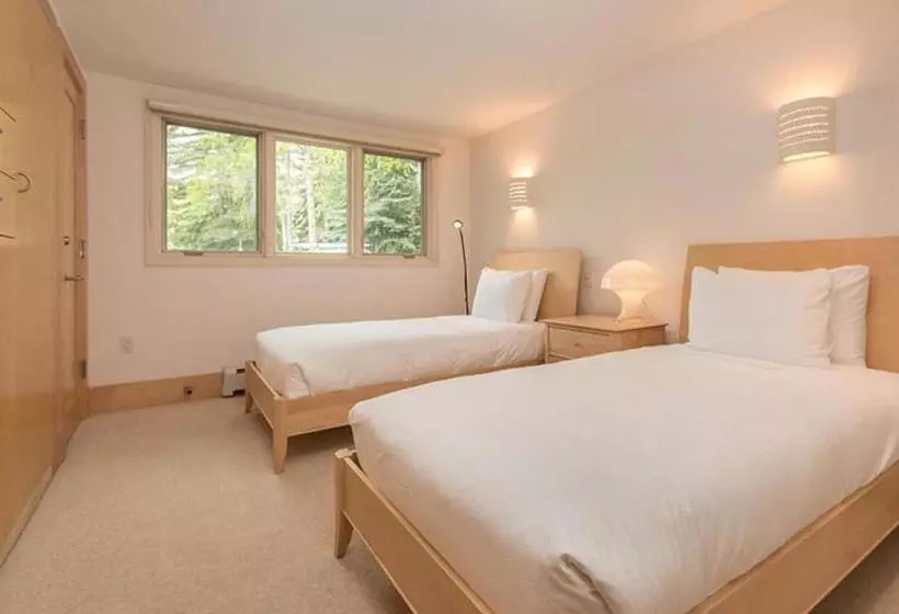 Clarendon Townhomes