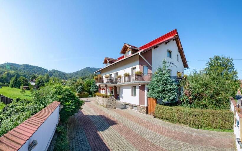 פנסיון Casa Din Noua