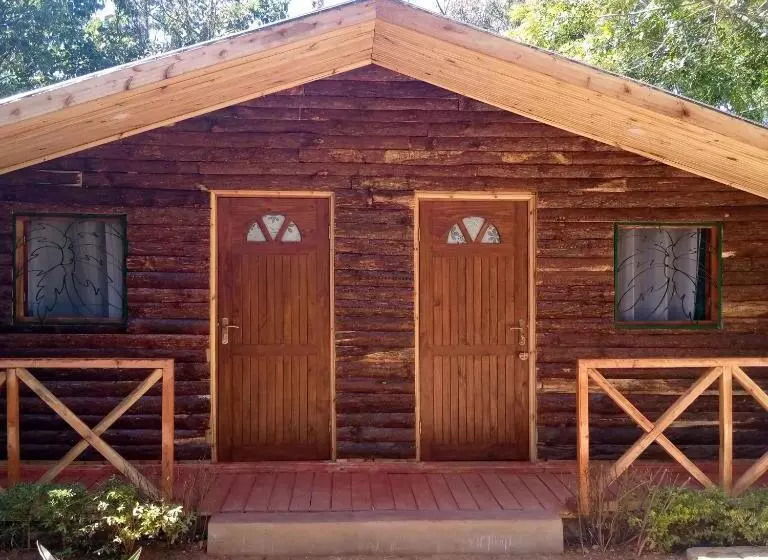 پانسیون Three Palms Fianar