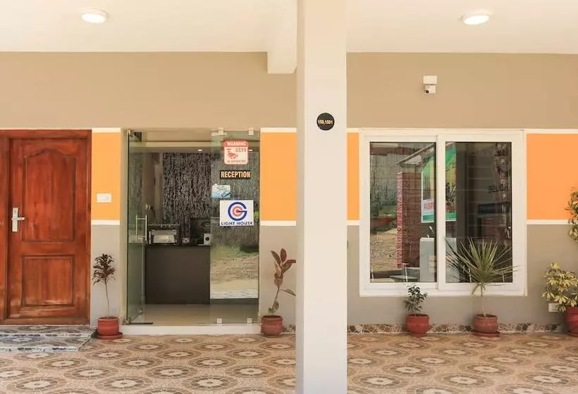 Hotelli Treebo Light House, 900 Mtrs From Botanical Garden