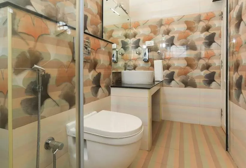 Hotelli Treebo Light House, 900 Mtrs From Botanical Garden