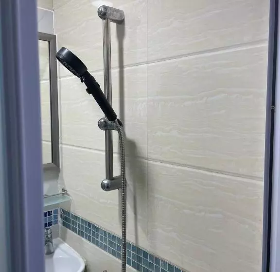 پانسیون Majestic 7 Guesthouse